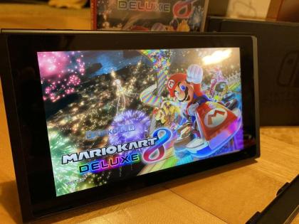 Nintendo Switch Konsole mit Joy-Con