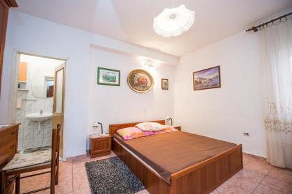 Villa Polajner -Ferienwohnung direkt am Meer in Dalmatien