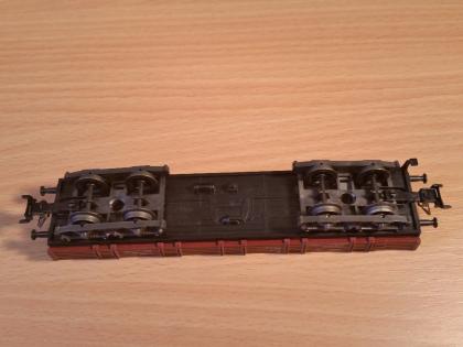 Märklin H0 4474 Niederbordwagen 4 Achsen mit Beladung Baufahrzeug