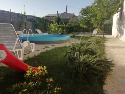 Fewo  mit Garten,Whierpool ,Pool,Grill und Parkplatz 10 Personen !!!!