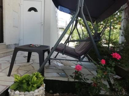 Fewo  mit Garten,Whierpool ,Pool,Grill und Parkplatz 10 Personen !!!!