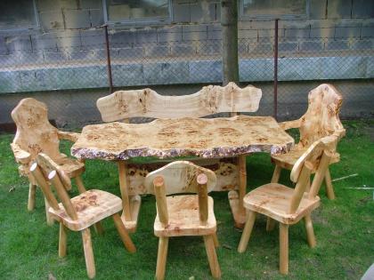 Gartenmöbel, Garnituren aus Massivholz, Massivholzmöbel, Tische, Stühle, Bänke
