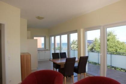 Strandnahe Ostsee-Penthousewohnung Sonnenschein mit Dachterasse