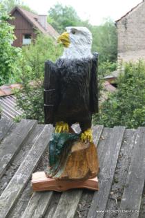 Kunst mit Kettensäge!  Eine Holzfigur vielleicht für Sie?!