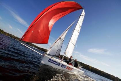 2-3Mann Segeljolle bis zu 11 kn schnell