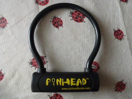 (51) Pinhead-Bügelschloss mit Schlüssel