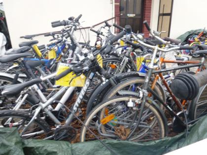 (11) 27 Gang 26 Zoll Rh 48 sehr leicht Gabel u Sattel gefedert