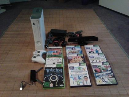 X-Box 360 mit Kinect,250 GB Festplatte,Wlan,9 Spielen+Zubehör