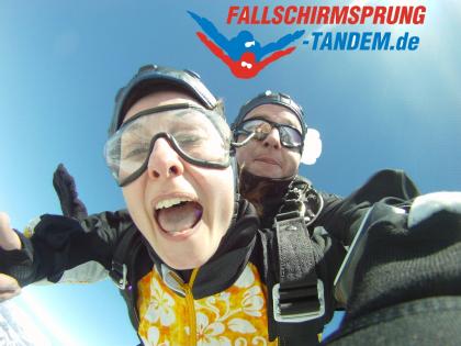 Fallschirmsprung Zell am See Tandemsprung Österreich Flugplatz
