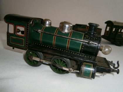 Sehr alte, gut erhaltene K B - (Uhrwerk)Blecheisenbahn...