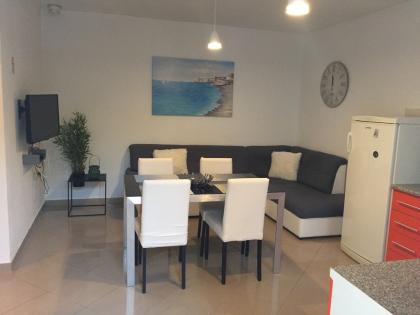Bungalow in Dalmatien am Meer mit 2 Schlafzimmer nur 250 m zum Strand!!!