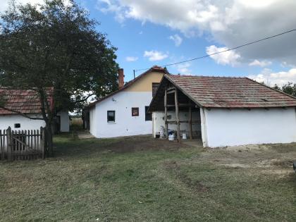  In Ungarn am Pusztaszer ist ein gepflegtes,ruhiges Bauernhaus mit 5755 m2 Grund