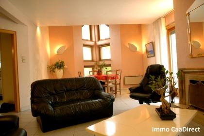 Haus voll Ausgestattet, mit beheiztem Hallenbad, 5 Min. von Deutschland 40 Min. 