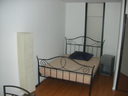 Vermiete neu renoviertes Zimmer in Köln Junkersdorf direkt hinterm Stadion!!