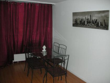 Vermiete neu renoviertes Zimmer in Köln Junkersdorf direkt hinterm Stadion!!