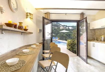 ☀️ Spanien Costa Brava Ferienhaus mit 2 Wohnungen, privatem Pool und Meerblick