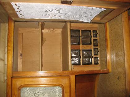 Küchenschrank aus den 50 Jahren