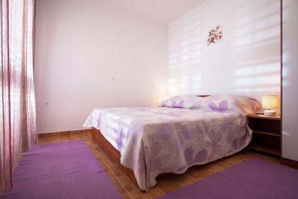 Kroatien - Makarska Riviera – PODGORA = Ferienhaus VILLA NEDIKA (für 5 + 2 Perso