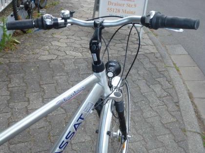 (73) 24 Gang 28 Zoll Gabel u Sattel gefedert ALU-RAHMEN mit Nabendynamo