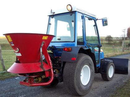 Iseki 3135 Allrad  Schneeschild Hydraulik