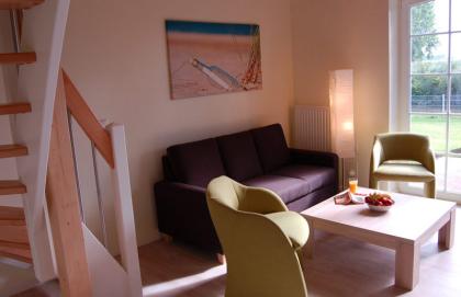 Ferienhaus am Greetsieler Tief, Nordsee, Greetsiel-Eilsum, direkt am Fluss, Hund