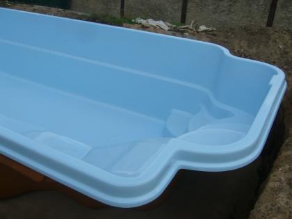 * aus Polen - von BLASK - Glasfaserverstärkte  Schwimmbecken / Swimmingpool - ov