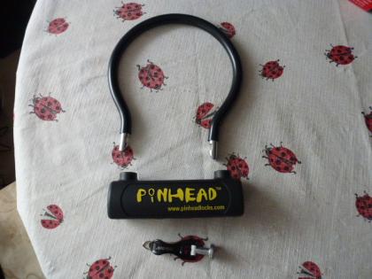 (51) Pinhead-Bügelschloss mit Schlüssel