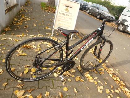 (225) 24 Gang CUBE 28 Zoll Rh 45 Gabel gefedert sehr leicht