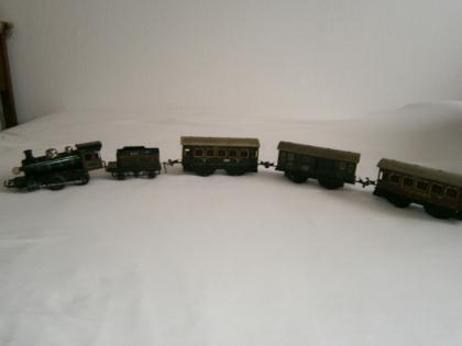 Sehr alte, gut erhaltene K B - (Uhrwerk)Blecheisenbahn...