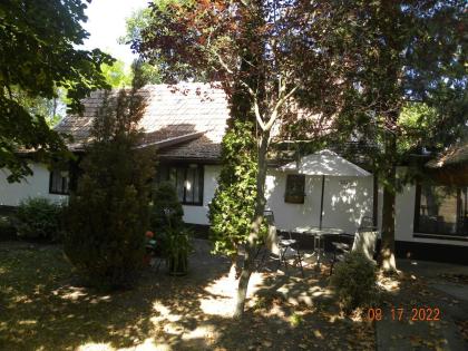 In Ungarn Harkakötöny ein ruhiges,tipisches Bauernhaus inkl. beweglichen Vermoge