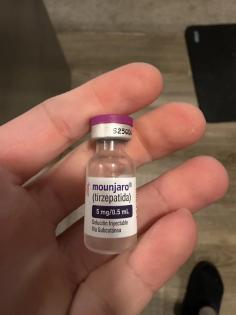 Kaufen Sie Mounjaro (2,5 mg und 5,0 mg), Retatrutid, Sibutramin, Tirzepatid Pens