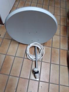 Satelliten Antenne 60 Zentimeter.