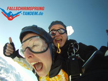 Fallschirmsprung Zell am See Tandemsprung Österreich Flugplatz