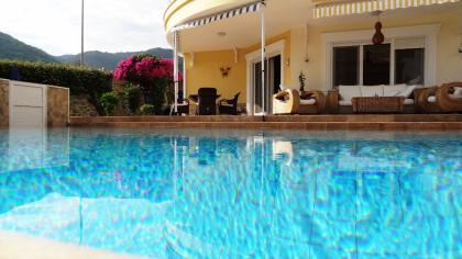 Villa in ruhiger Lage mit eigenem Pool.