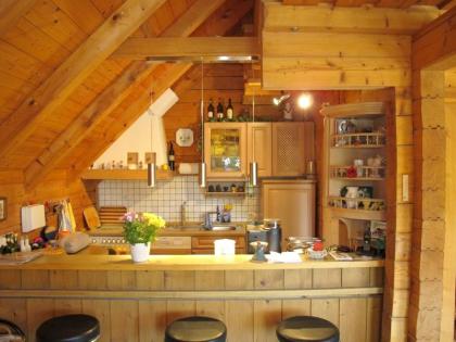 Bieten Holzblockhaus im Chiemgau im Tausch gegen Objekt am Meer, evtl. auch mit 