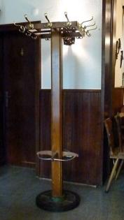 RIESEN ROTH HÄNDLE FEUERZEUG...GARDEROBENSTÄNDER AUS DEN 40er JAHREN...