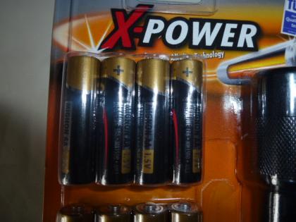 (98) TASCHENLAMPE LED 0,5 WATT 12 BATTERIEN