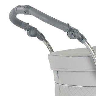 Luxuriöser Kinderwagen im Retro-Look mit Elementen aus Kunstleder von Bebecar