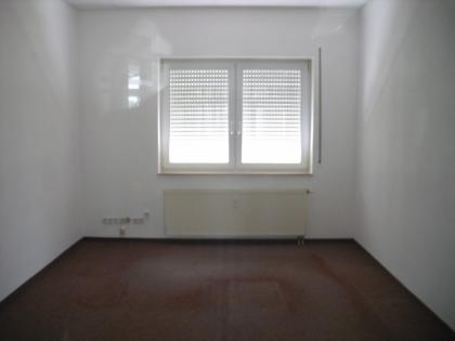 Gewerbeeinheit in Mittelbach / Hoferstr.