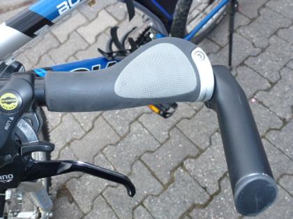 (68) 24 Gang GIANT Gabel u Sattel gefedert 26 Zoll Rh 47 sehr leicht
