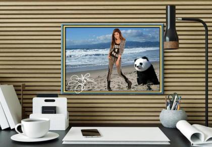 ZENDAYA mit Panda. Star Souvenir. Geschenkidee. Zimmerdeko. Blickfang. Unikat, W