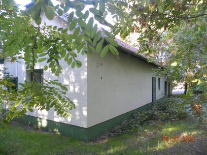 In Ungarn Ullés ein geplegtes, ruhiges 80 m2 Bauernhof mit 28000 m2 Grundstück i