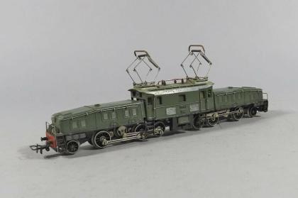 Märklin CCS 800.4 mit eckigen Lampenbügeln