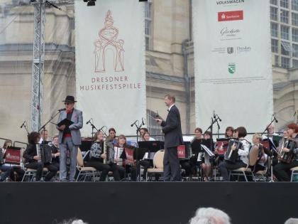 Dresdner Orchester „Akkamerata“ lädt ein. Leitung Duo „Akkordeon Virtuosi“ Dresd