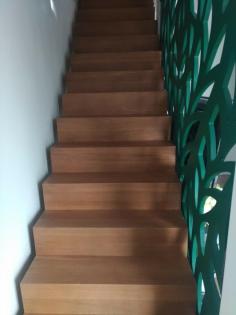 HOLZSTUFEN MASSIVHOLZTREPPEN GEBEIZT ASCHGRAU WANGO BUCHE WEIß EICHENTREPPEN