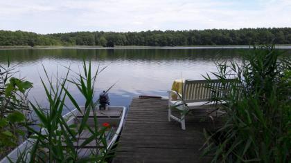 Ferienhaus direkt. am See u. eigenem Steg ganzes Grundstück Brandenburg/ Neurupp