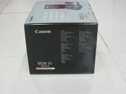 NAGELNEW CANON 5D MARK III IN BOX NEVER USED BOX NEVER OPEN