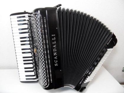 Scandalli Super VI LX Akkordeon 120 Bässe Cassotto