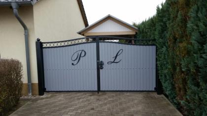 Gartenzäune, Schmuckzäune, Gitterzäune, Zierzäune, Zaunfelder, Schiebetore, Dreh