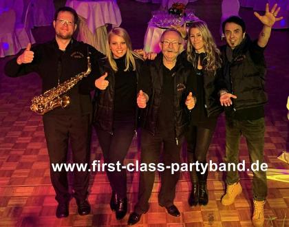 FIRST CLASS PARTYBAND = Top Party- und Tanzmusik Band